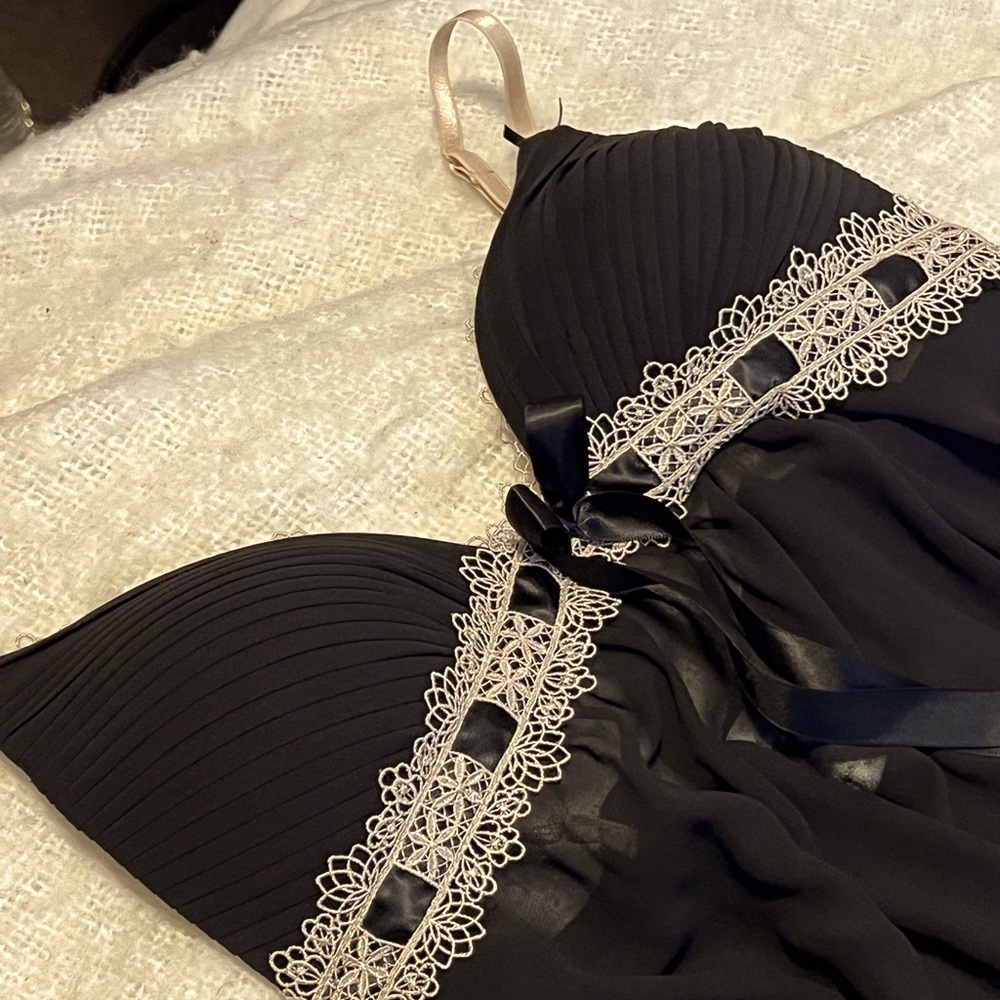 Elegant bedroom ware•Black Négligée